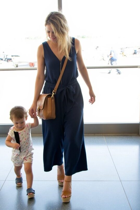 chic travel outfit essentials